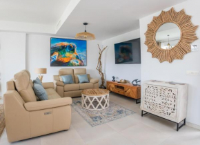 Luxurious Beachside Haven